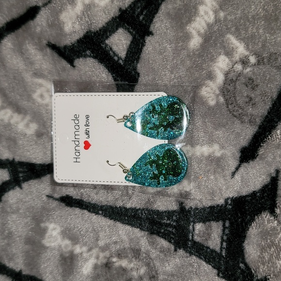 Earrings - Picture 5 of 7